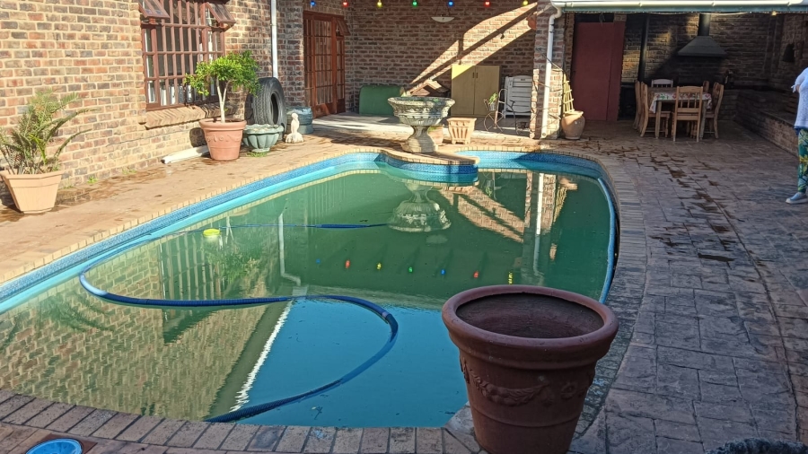 4 Bedroom Property for Sale in Dorchester Heights Eastern Cape